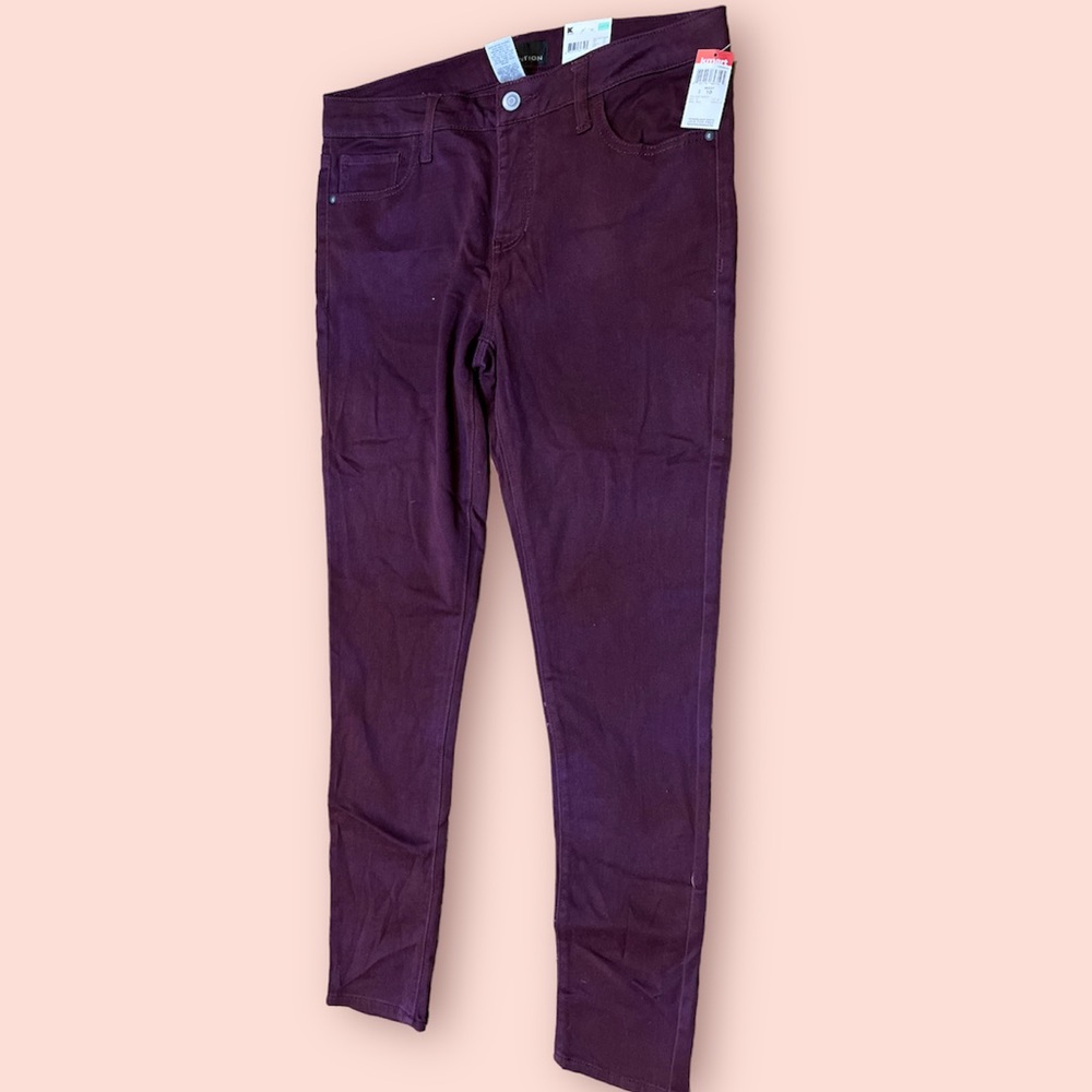 Attention Woman’s Skinny Pants